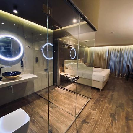 Deluxe Rooms In Blloku Area Tiranë Luaran gambar