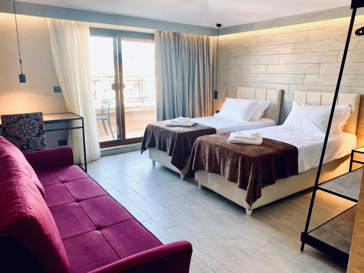 Deluxe Rooms In Blloku Area Tiranë Luaran gambar