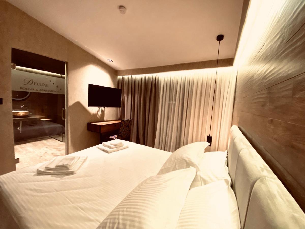Deluxe Rooms In Blloku Area Tiranë Luaran gambar