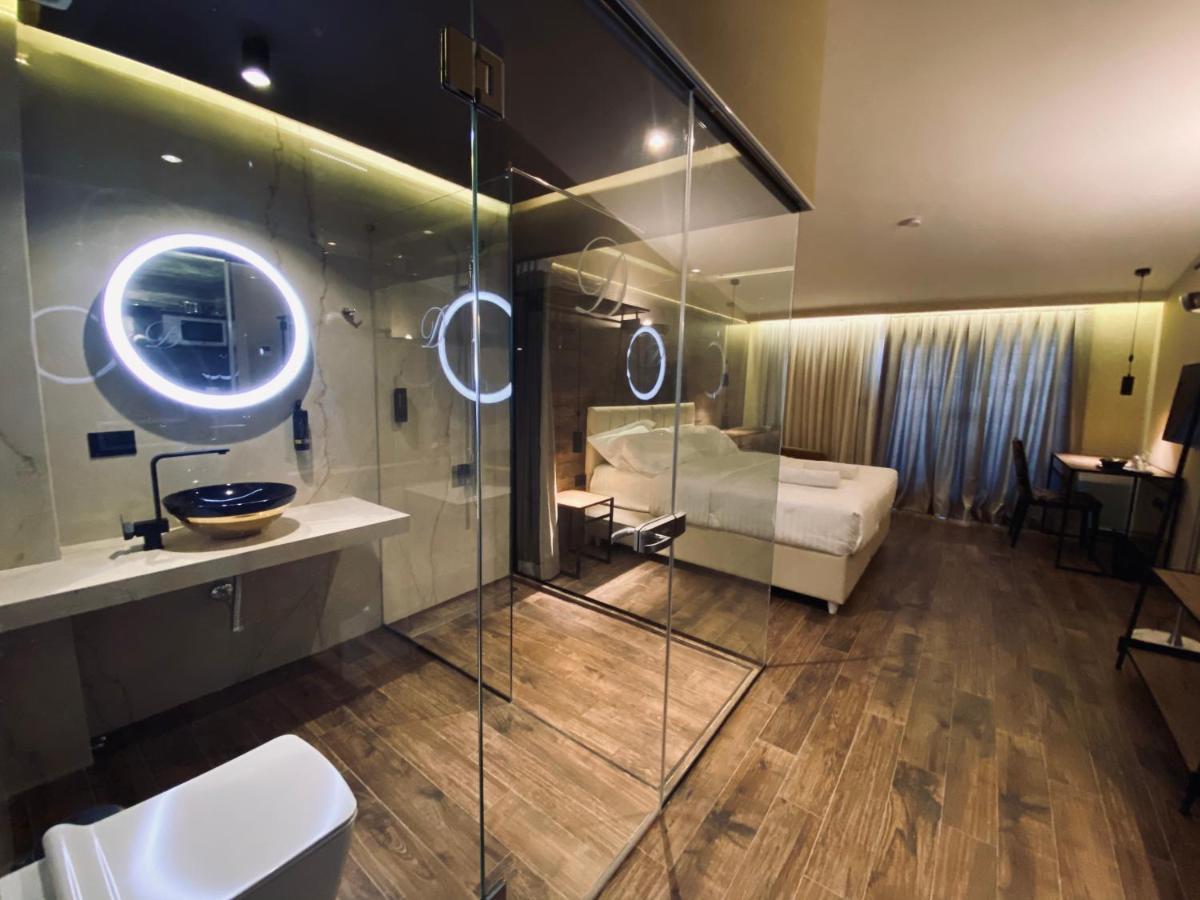 Deluxe Rooms In Blloku Area Tiranë Luaran gambar