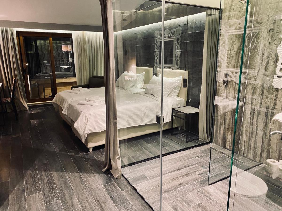 Deluxe Rooms In Blloku Area Tiranë Luaran gambar