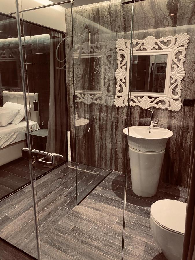 Deluxe Rooms In Blloku Area Tiranë Luaran gambar